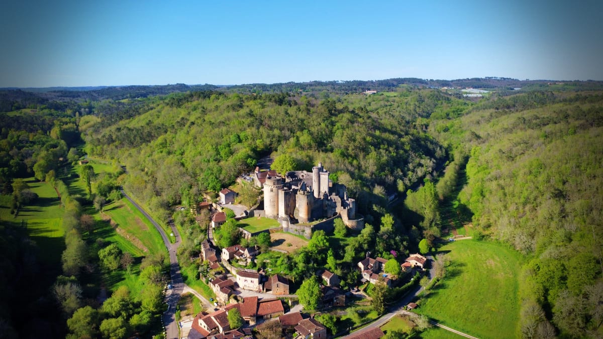 Château et paysage rural dans le Lot-et-Garonne