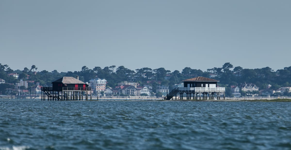 Cabanes tchanquées sur l’île aux Oiseaux dans le Bassin d’Arcachon