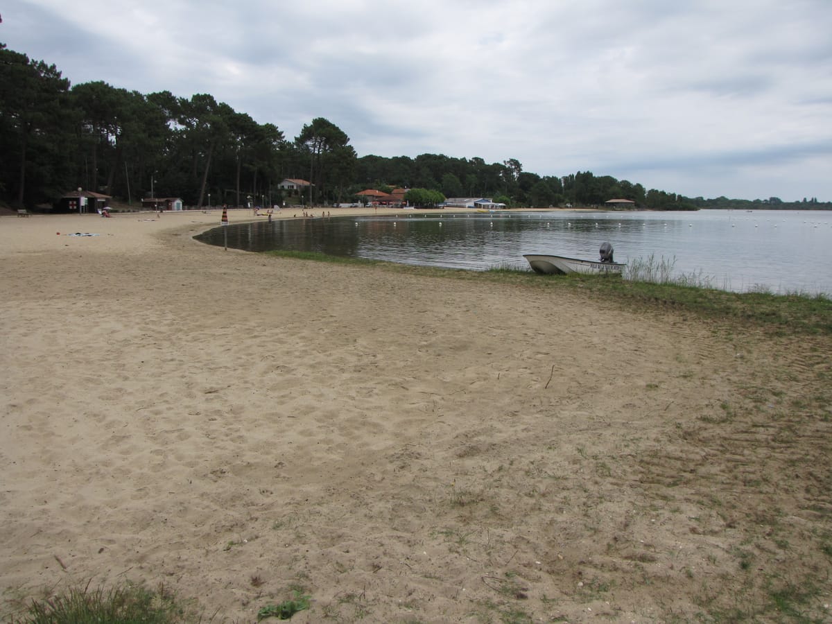 Étang de Lacanau dans le Médoc Atlantique